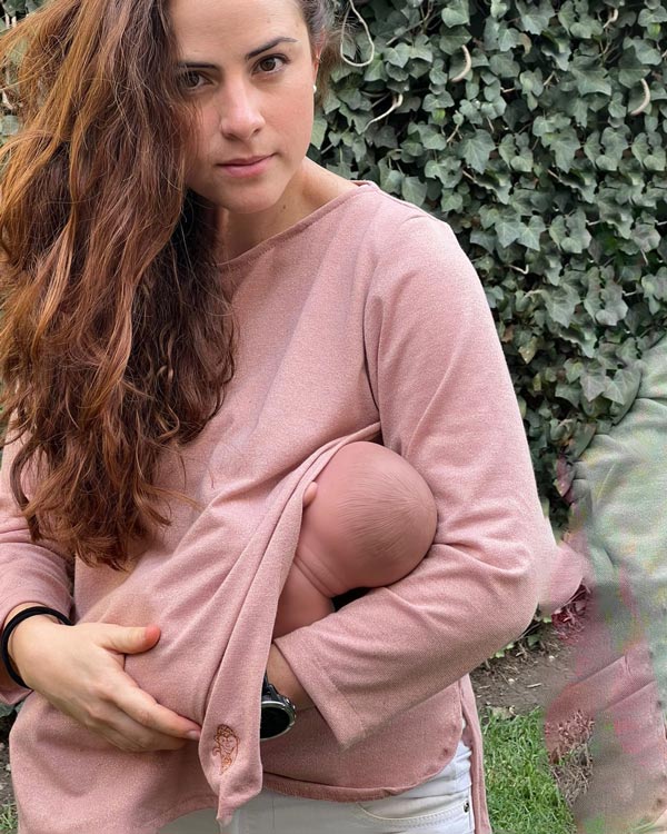 Pregnancy and Breastfeeding Sweater: Elegance, Comfort and Closeness